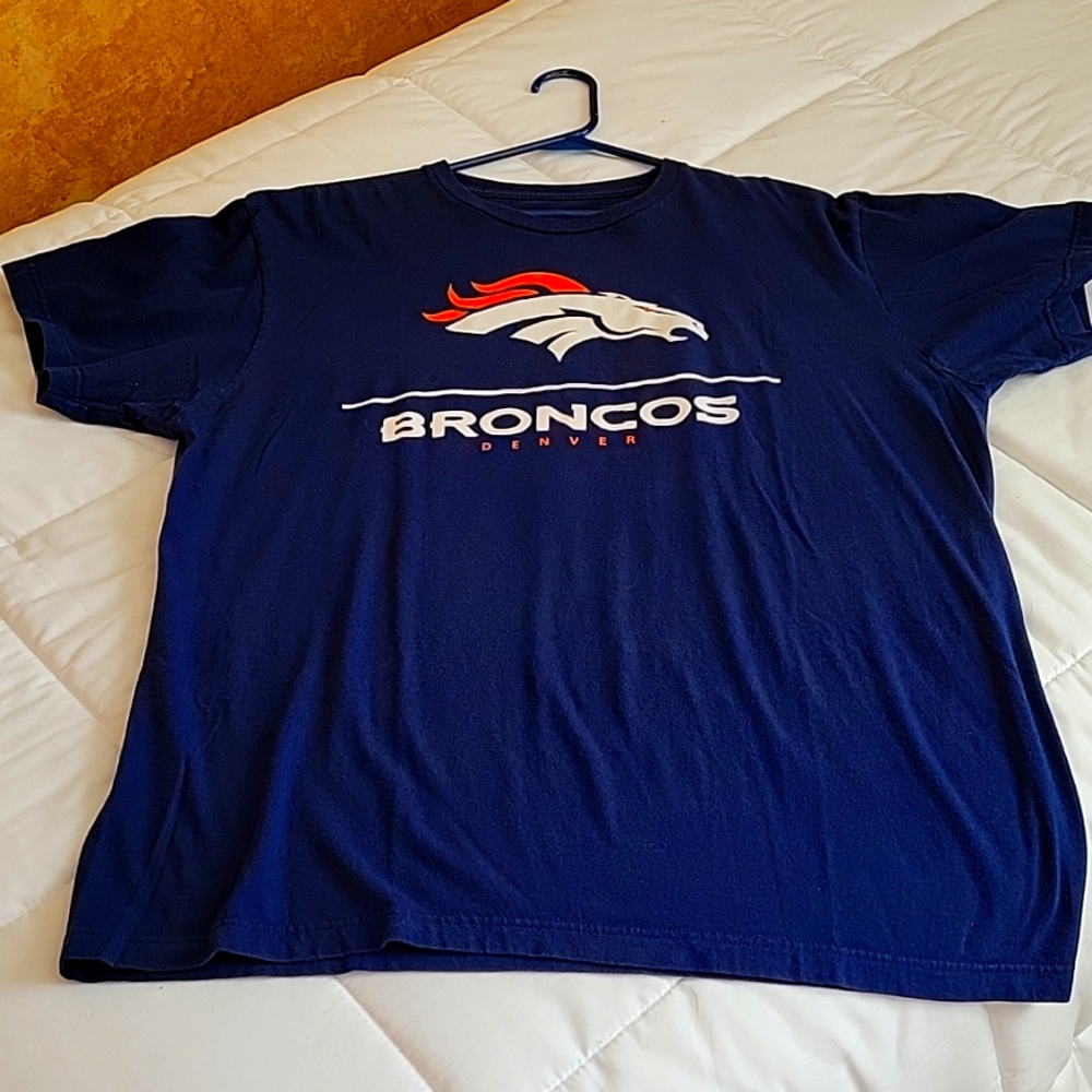 Mens Denver Broncos T-shirt with #18, Peyton Mannings number and name on back.